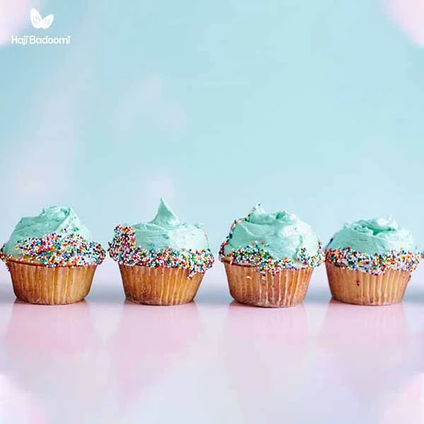 روش‌های مصرف مارشمالو: 6. پختن مارشمالو روی کاپ کیک