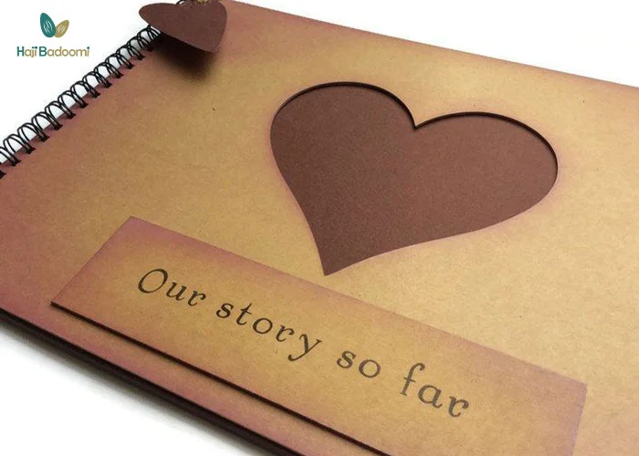 ایجاد یک آلبوم از خاطرات عاشقانه به همراه شکلات یک ایده باکس ولنتاین جذاب است