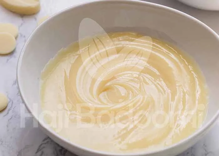 آب کردن شکلات تخته‌ ای سفید