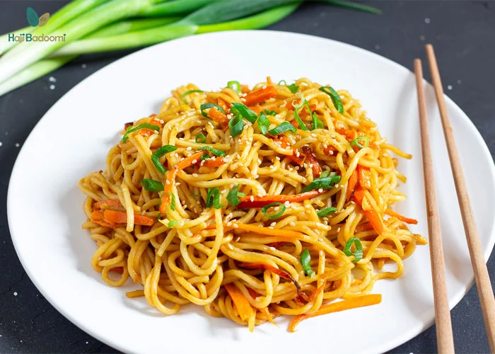 نودل چینی و طرز تهیه‌ی آن