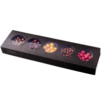 مجموعه دراژه شکلاتی میکس شکلاتی محمد ساعدی نیا سفید انبه و توت فرنگی و کشمش سبز و بیسکوییت و فندق 330 گرمی