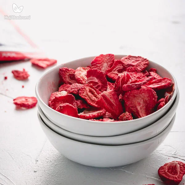 مقدار کالری و انواع ویتامین ها و مواد معدنی توت فرنگی خشک