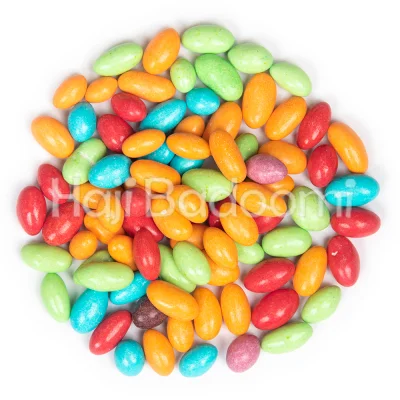 دراژه کشمشی رنگی با روکش شکلات سفید