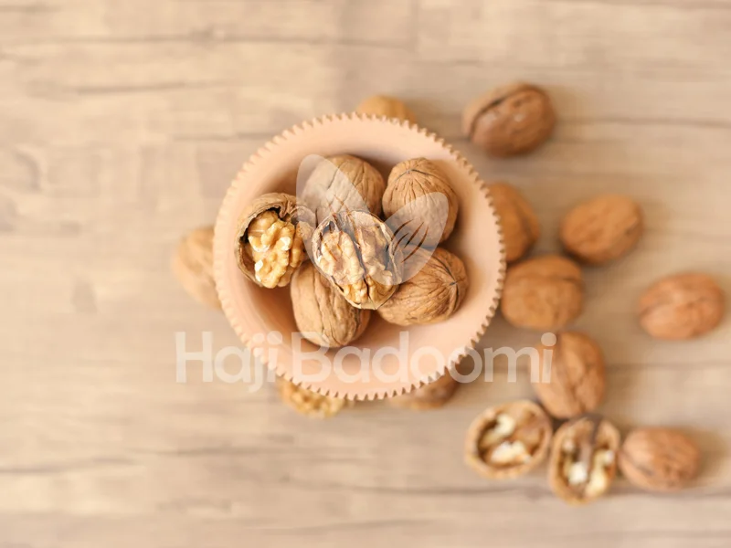 خرید گردو با پوست کاغذی کیفیت معمولی از حاجی بادومی