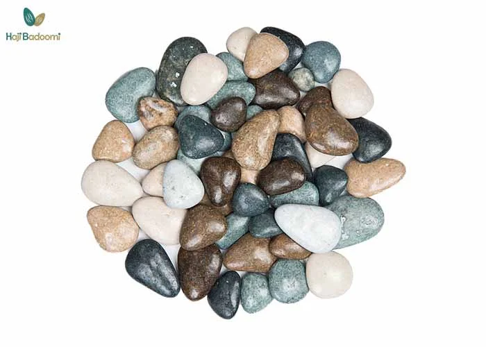 4. دراژه سنگی، تداعی کننده سنگ‌های کف رودخانه