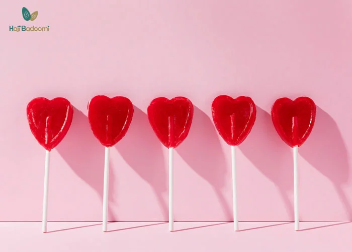 شیرینی‌های قلبی شکل بعنوان باکس هدیه ولنتاین