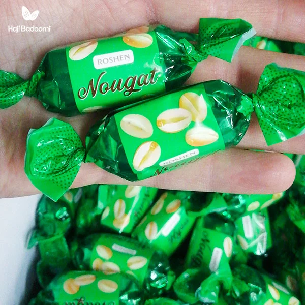 تصویر دیگری از نوقای سبز روشن با کارامل و بادام زمینی از برند روشن