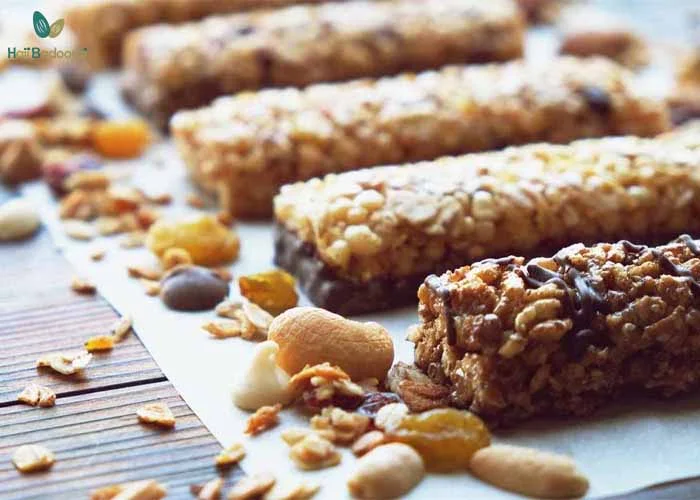 طرز تهیه پروتئین بار رژیمی خانگی با پسته و مرکبات