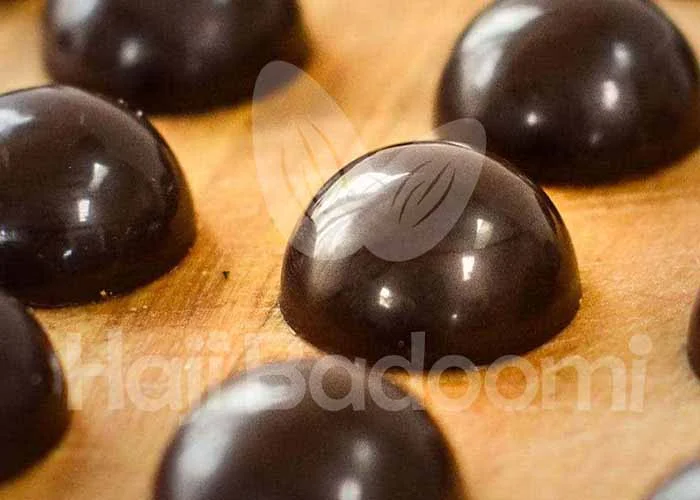 طرز تهیه‌ی شکلات با شکلات تخته ای